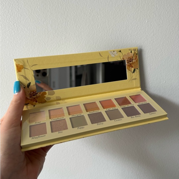 Laura Geller Other - laura geller eyeshadow palette